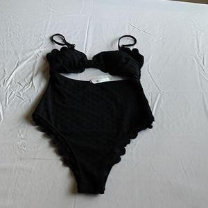 Cupshe Women 1 Piece Swimsuit black with cut out scallop trim